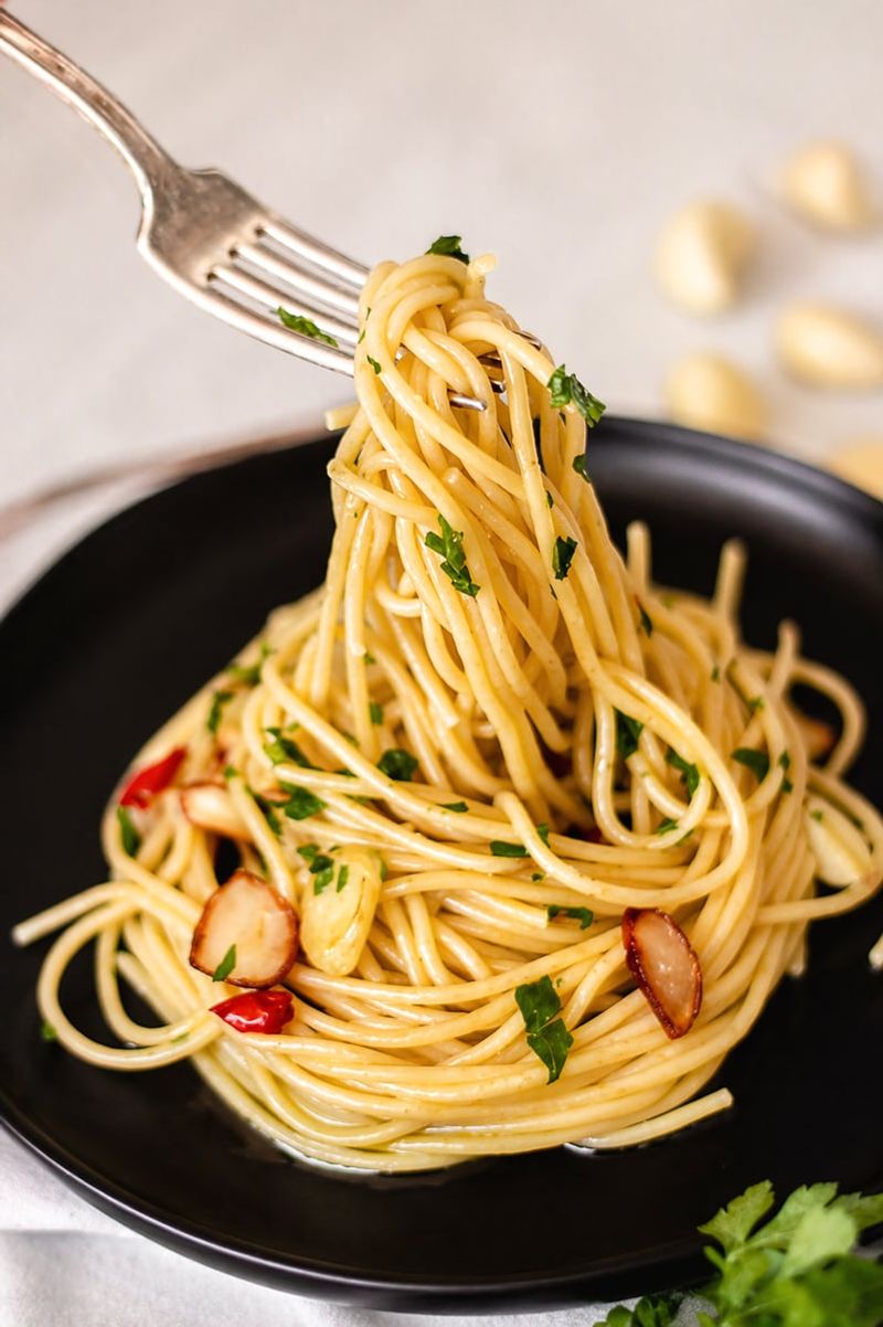 Pasta With Olive Oil, Garlic, and Whatever Is Around
