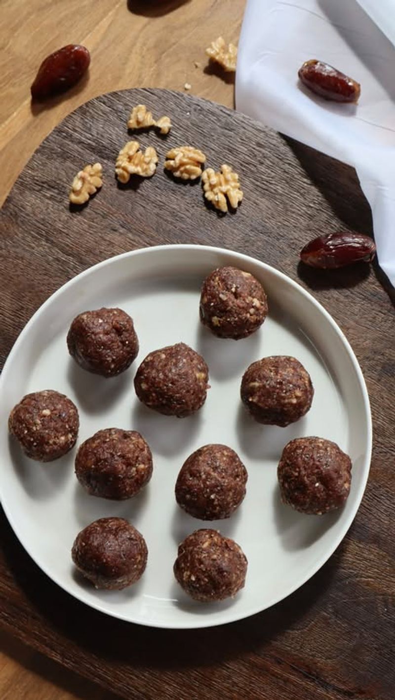 Walnut and Date Energy Balls