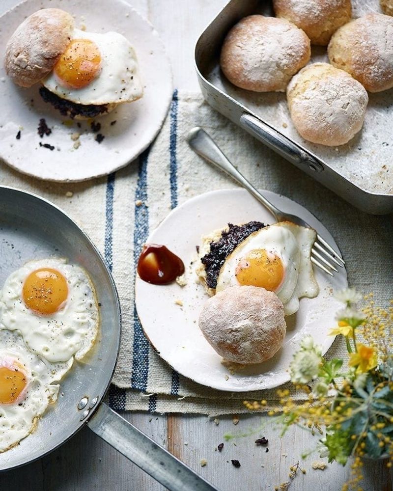 Morning Roll with Egg and Sauce