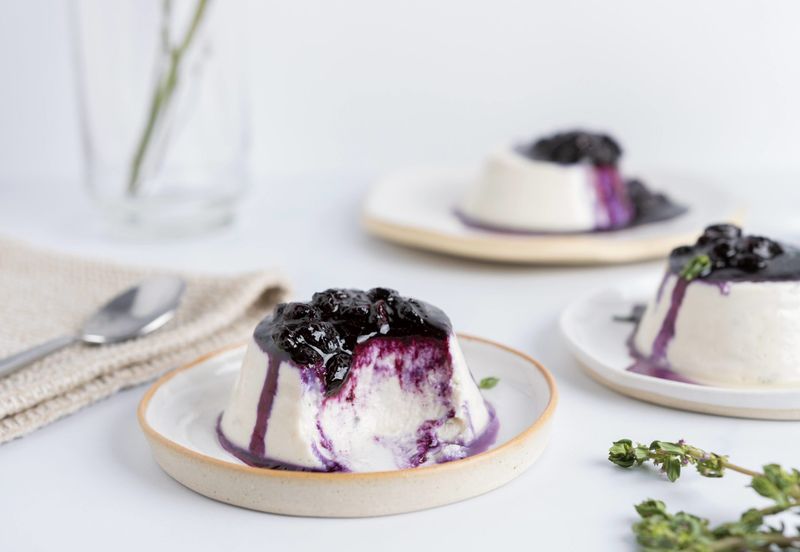 Vegan Panna Cotta with Coconut Milk