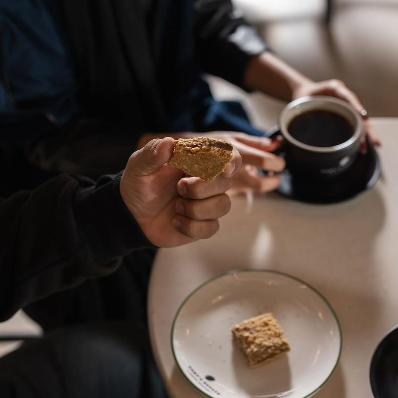 Americano and Peanut Butter Crackers