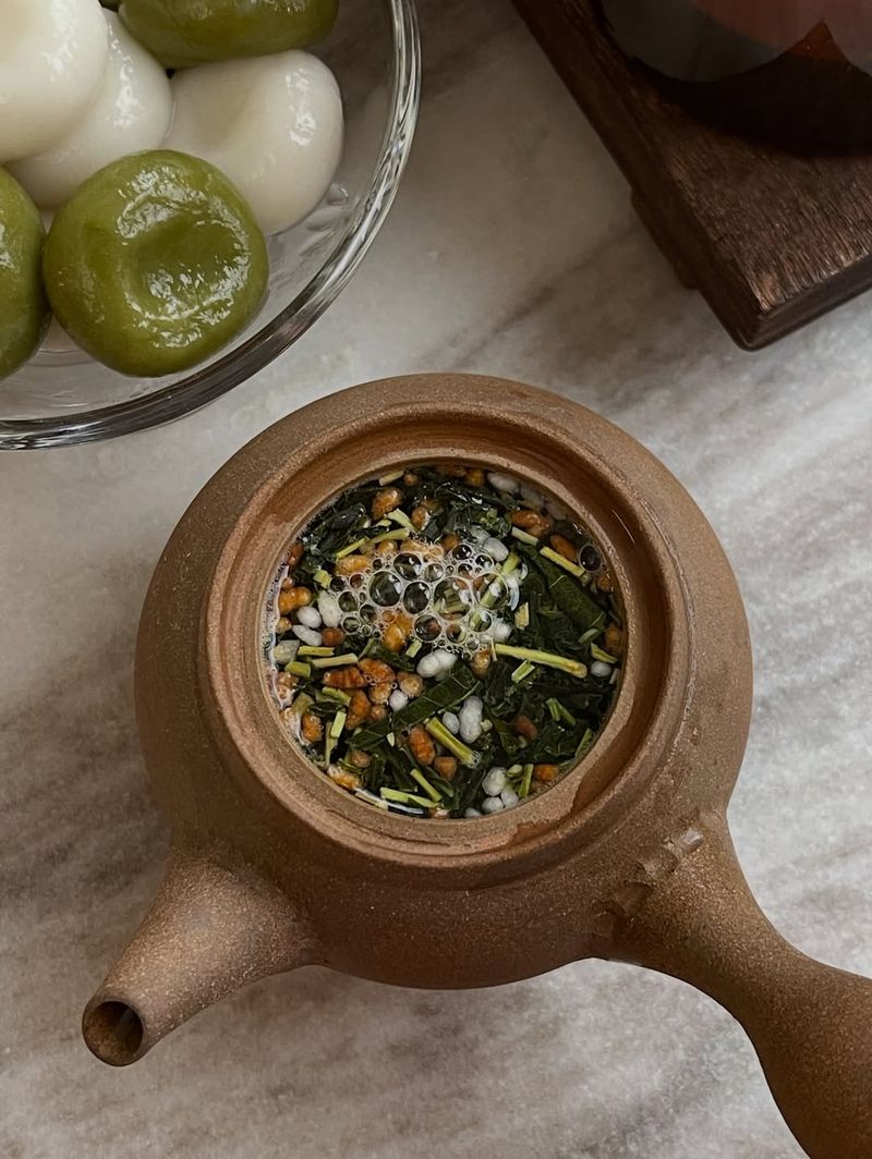 Genmaicha Tea with Sesame Mochi Ice Cream