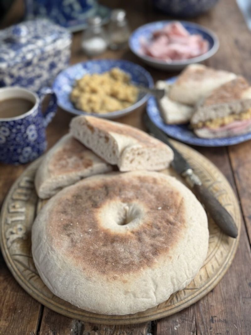 Stottie Cake with Pease Pudding