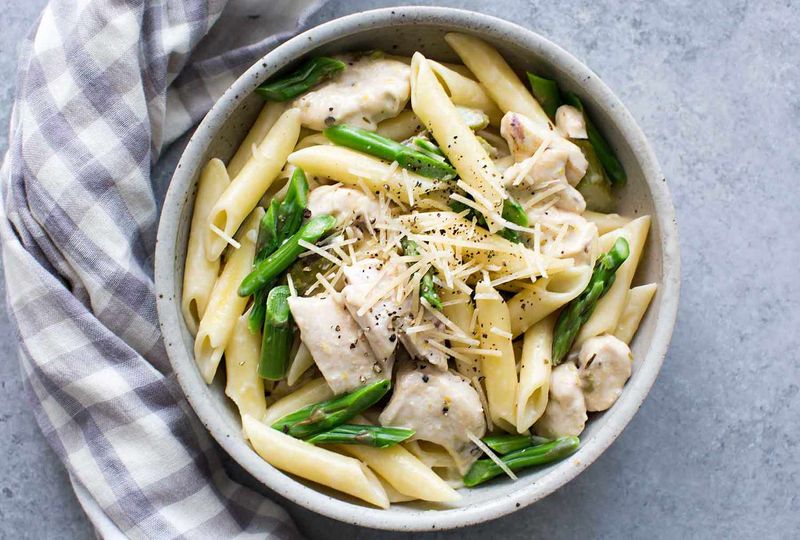 Creamy Chicken And Asparagus Pasta
