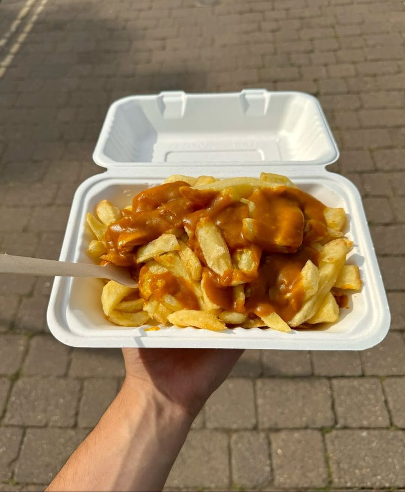 Chips with Curry Sauce
