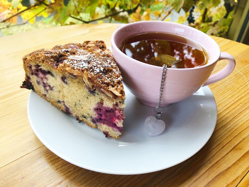 Jasmine Green Tea with Honey Cake