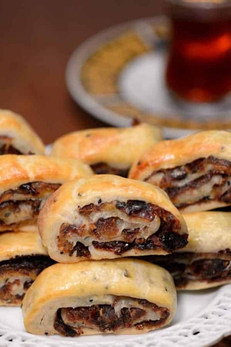 Klecha (Iraqi Date Cookies)
