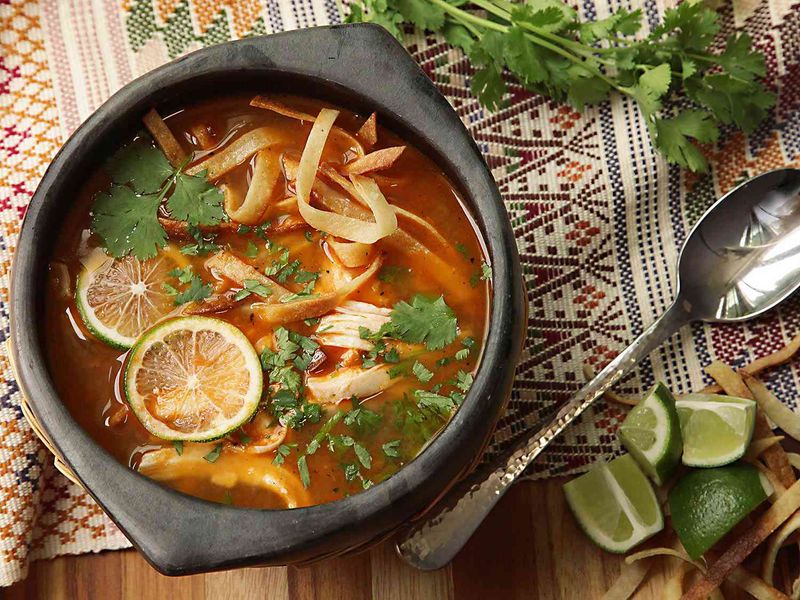 Sopa de Lima con Pollo