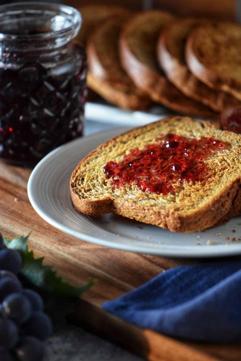 Fette Biscottate with Jam