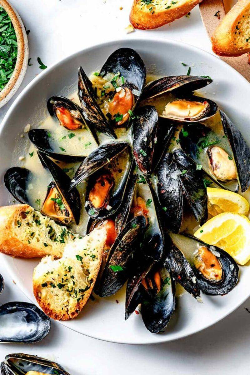 Steamed Mussels in White Wine
