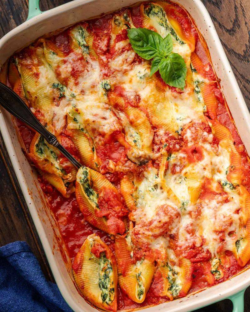 Spinach and Ricotta Stuffed Pasta Shells