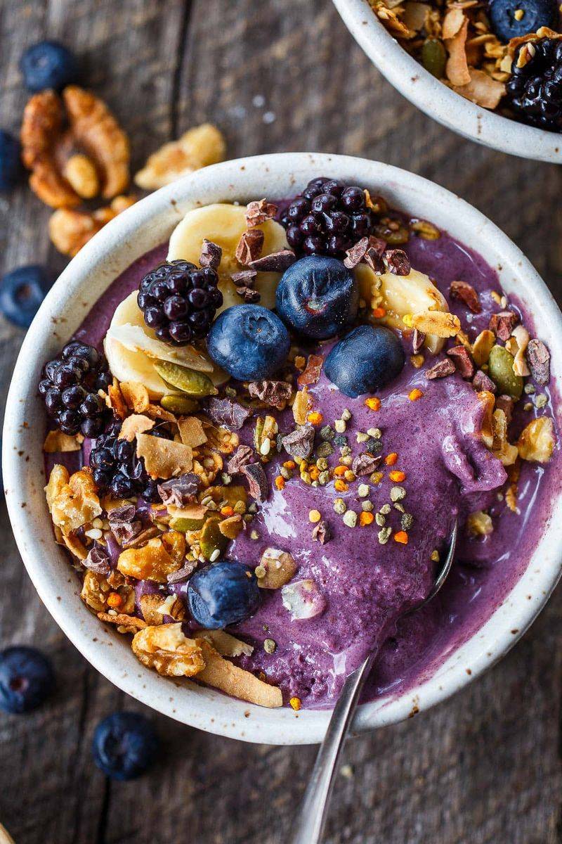 Mixed Berry Acai Smoothie Bowl