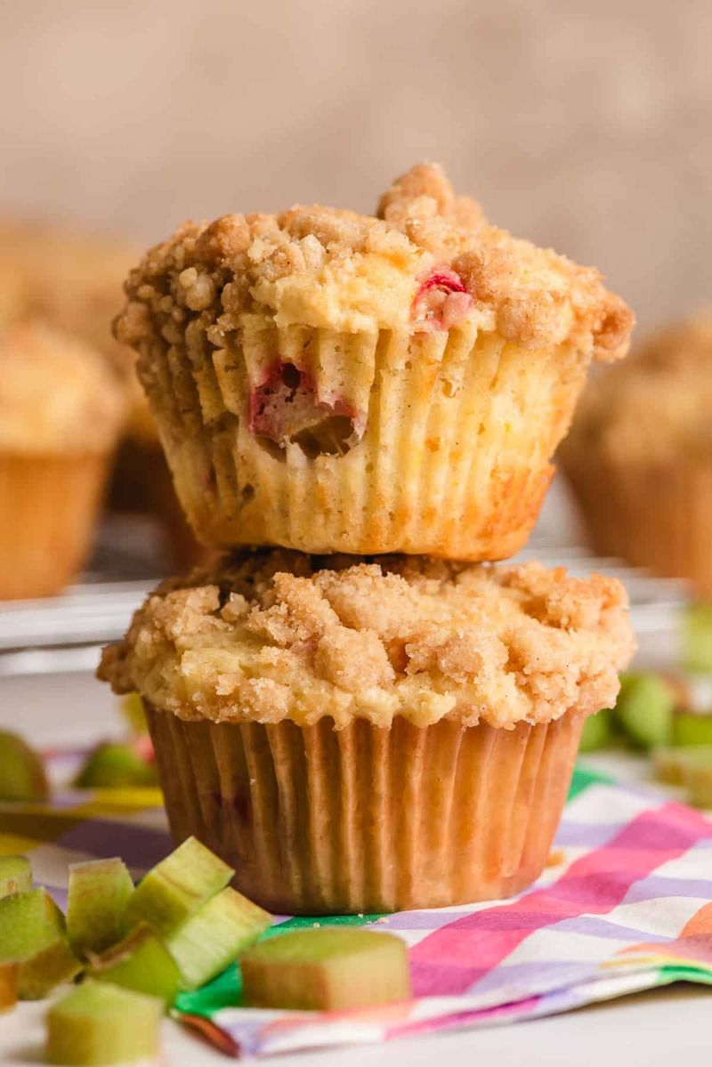 Rhubarb Muffins with Streusel Topping