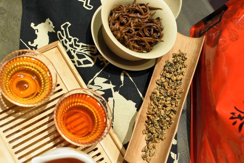 Yunnan Gold Tea with Salted Caramel Tart