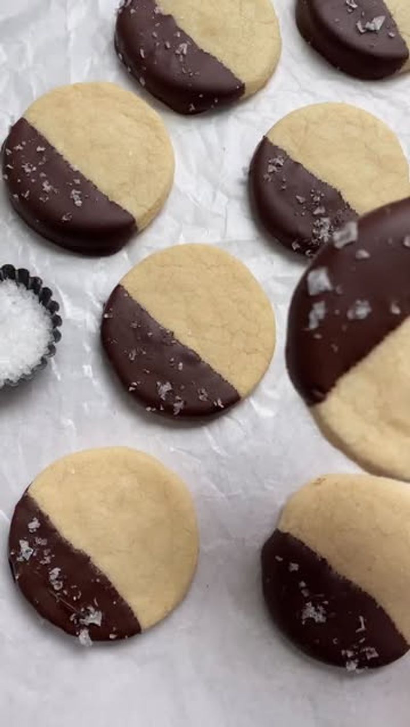 Salted Caramel Shortbread Cookies