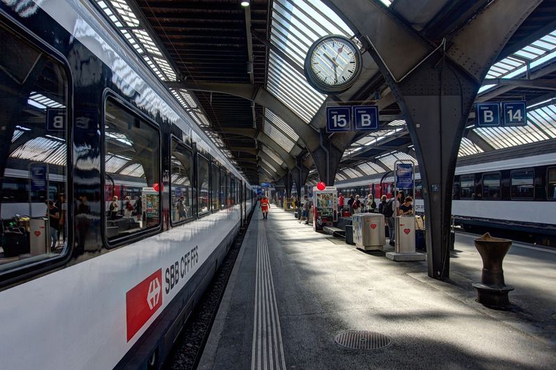 Eating on Public Transport Is Frowned Upon in Switzerland