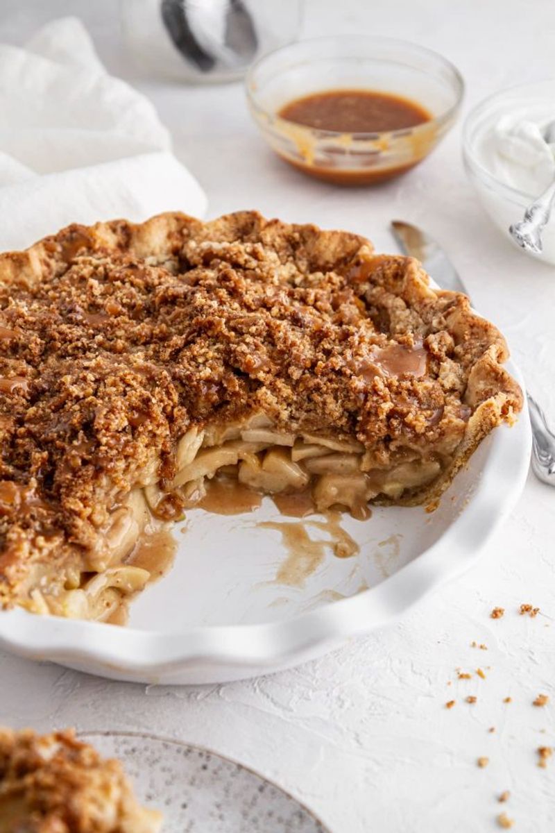 Caramel Apple Crumble Pie