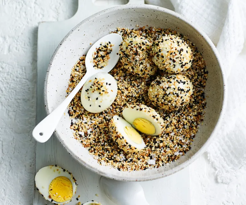 Hard-Boiled Eggs with Everything Bagel Seasoning