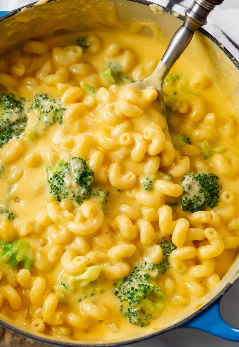 Creamy Mac and Cheese with Broccoli