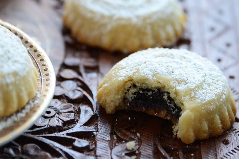 Lebanese Maamoul (Date-Filled Cookies)