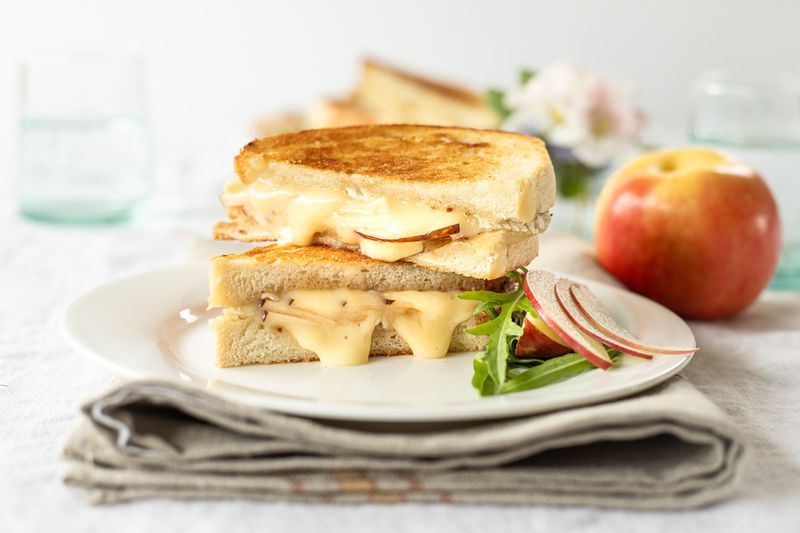 Apple and Brie Grilled Cheese