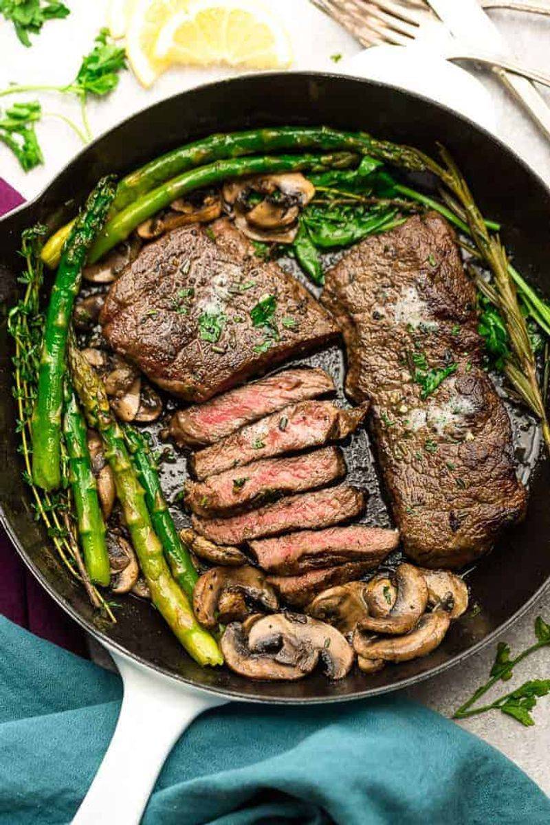 Garlic Butter Steak with Asparagus