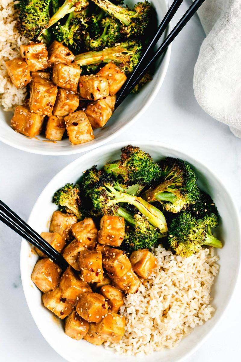 Tofu and Broccoli Brown Rice Bowl