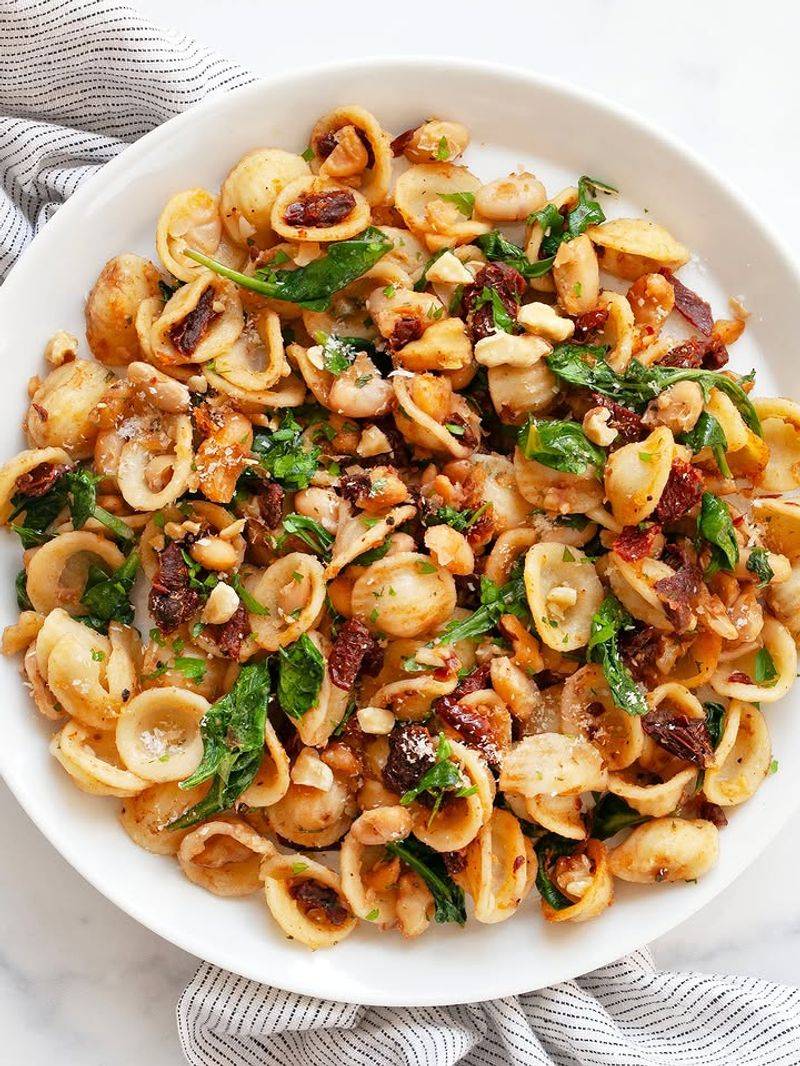 Whole Wheat Pasta with Broccoli and White Beans