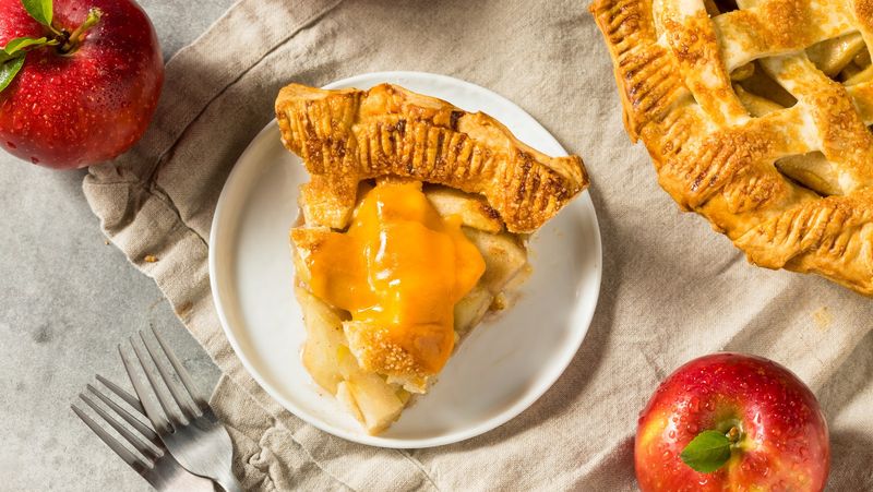Cheddar Cheese and Apple Pie