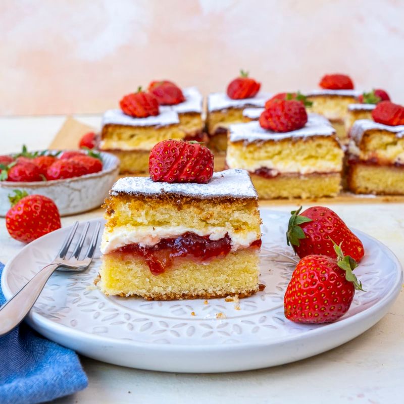 Victoria Sponge Slices
