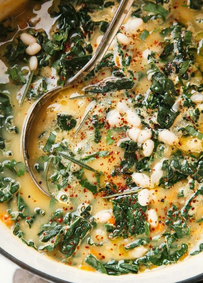 Lemon Garlic White Bean Soup