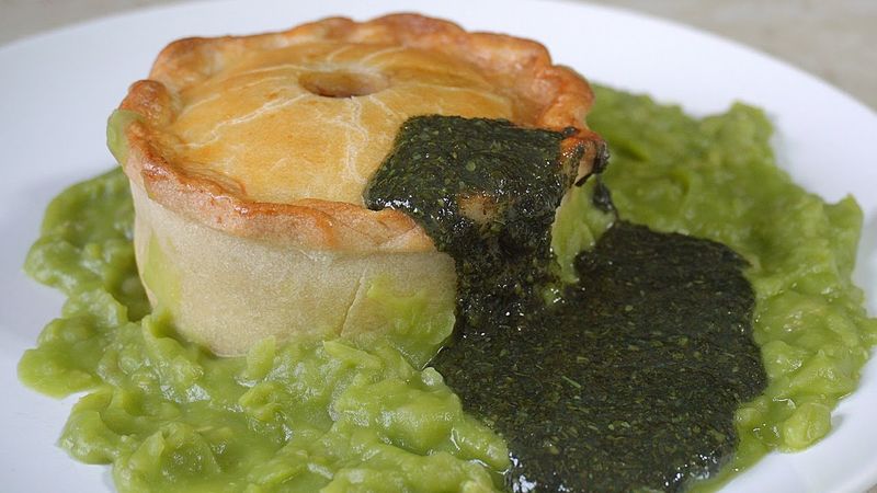Mushy Peas with Mint Sauce