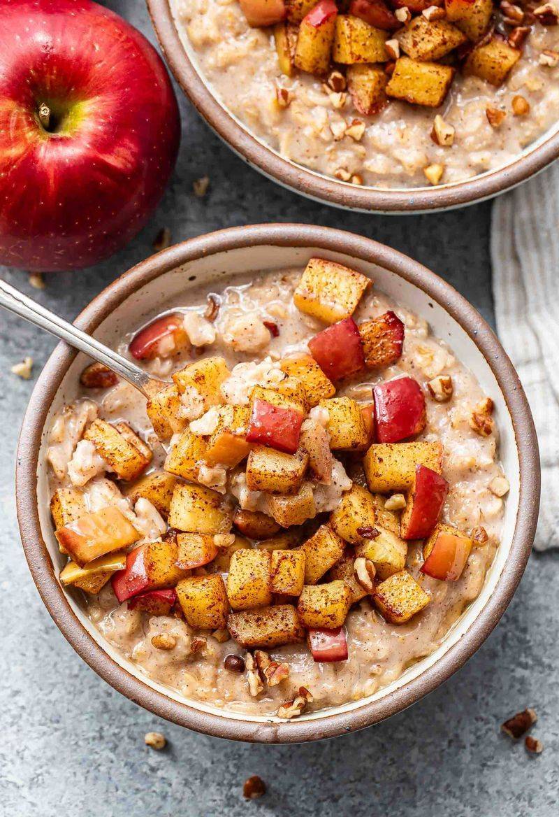 Oatmeal with Stewed Apples