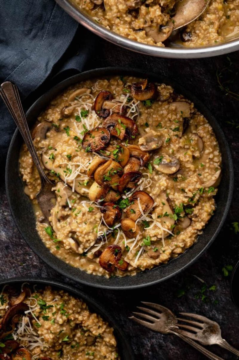 Savory Oatmeal With Mushrooms and Spinach