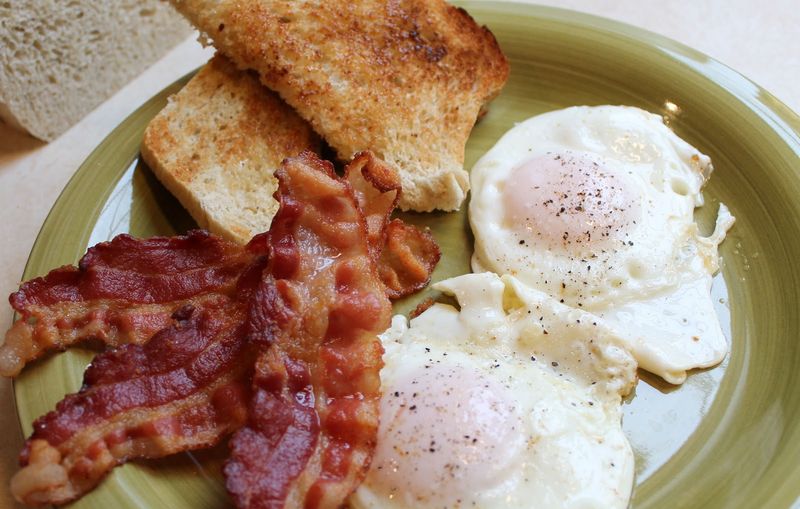 Classic Bacon and Eggs Breakfast Skillet