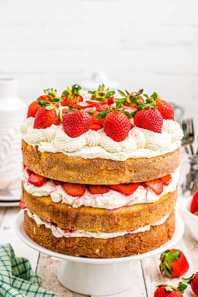Classic Strawberry Sponge Cake
