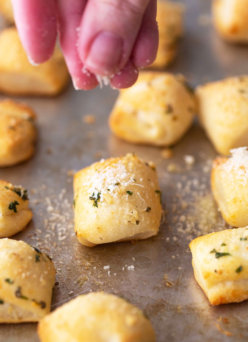 Air Fryer Garlic Bread Bites