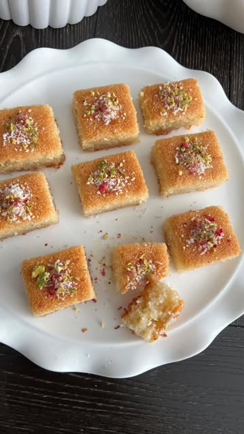 Harissa Cake