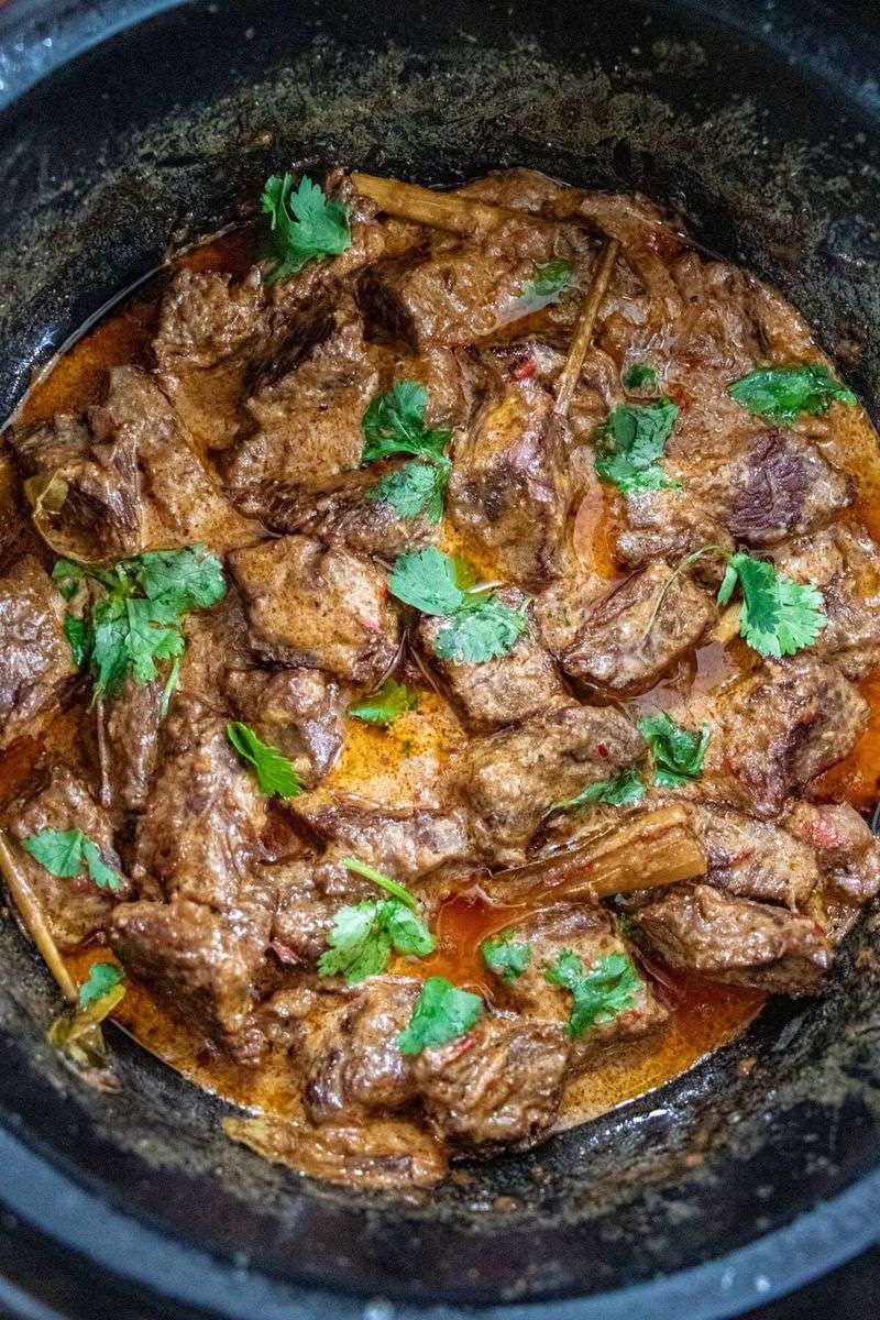Slow Cooker Beef Rendang
