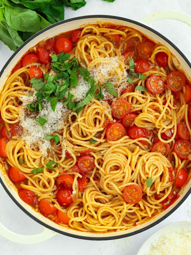 One-Pot Pasta with Tomato and Garlic