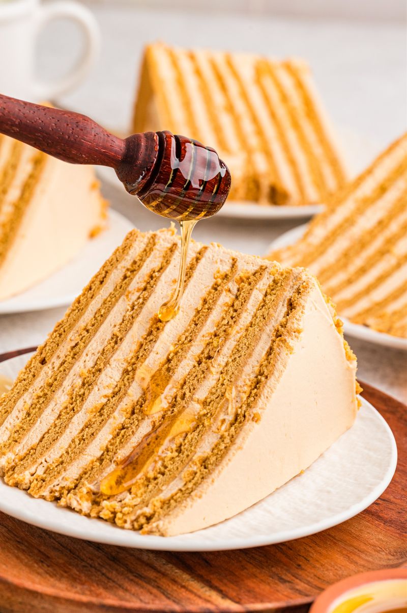Honey Cake - Medovik (Russia)