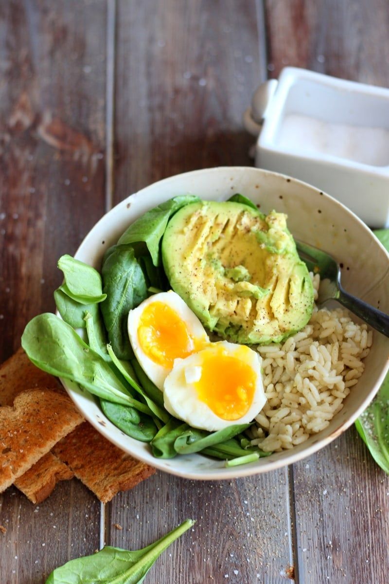 Hard-Boiled Egg and Spinach Grain Bowl