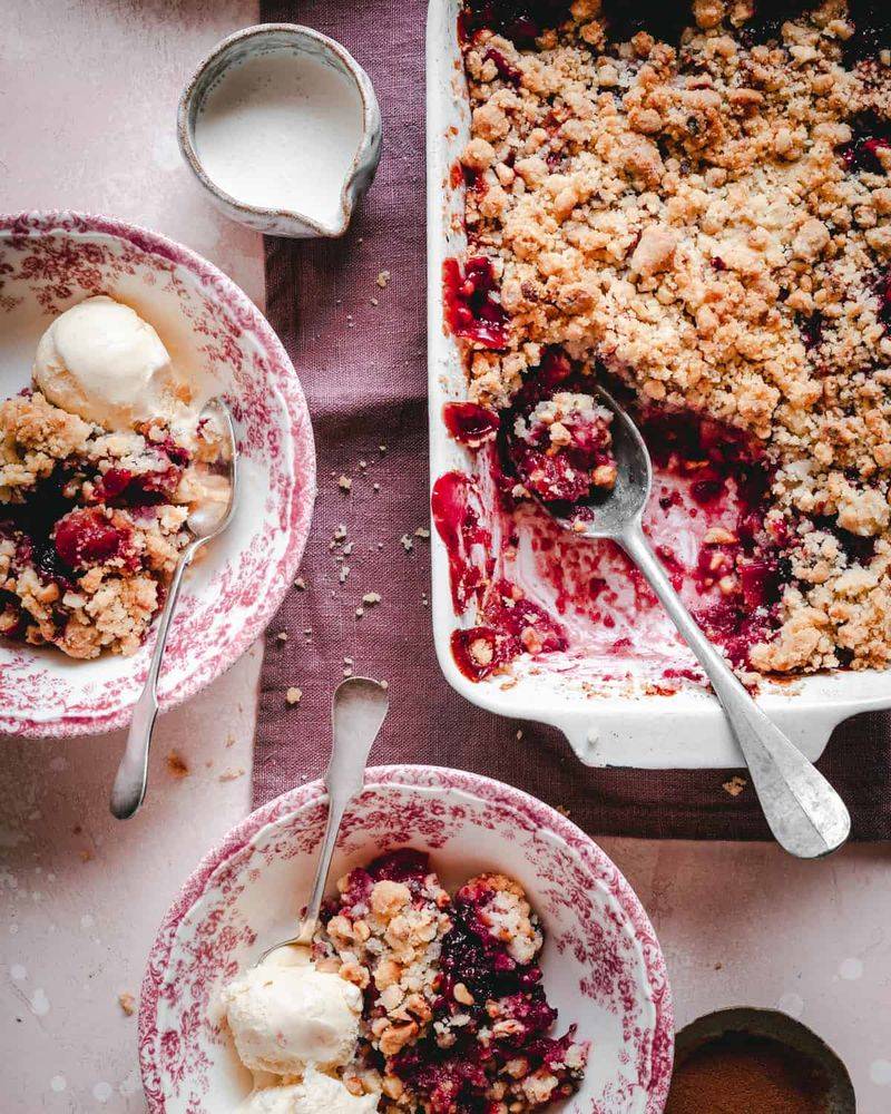 Blackberry And Apple Crumble