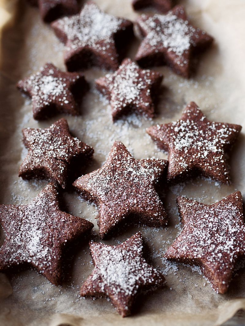 Brunsli (Swiss Chocolate Spice Cookies)