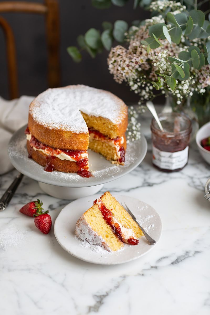 British Victoria Sponge