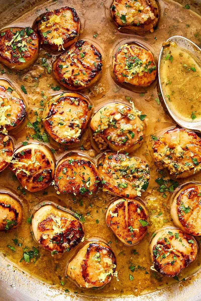 Pan-Seared Scallops with Butter Sauce