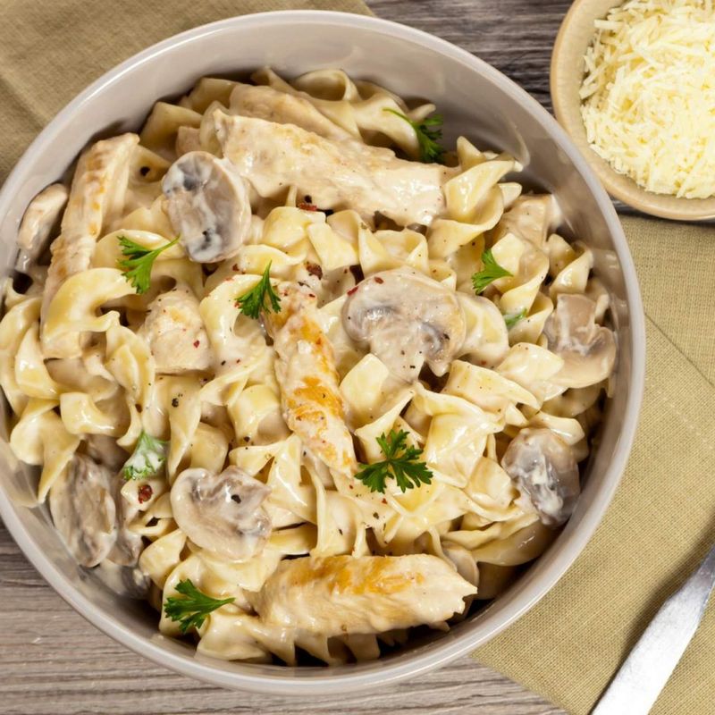 Creamy Chicken and Mushroom Pasta