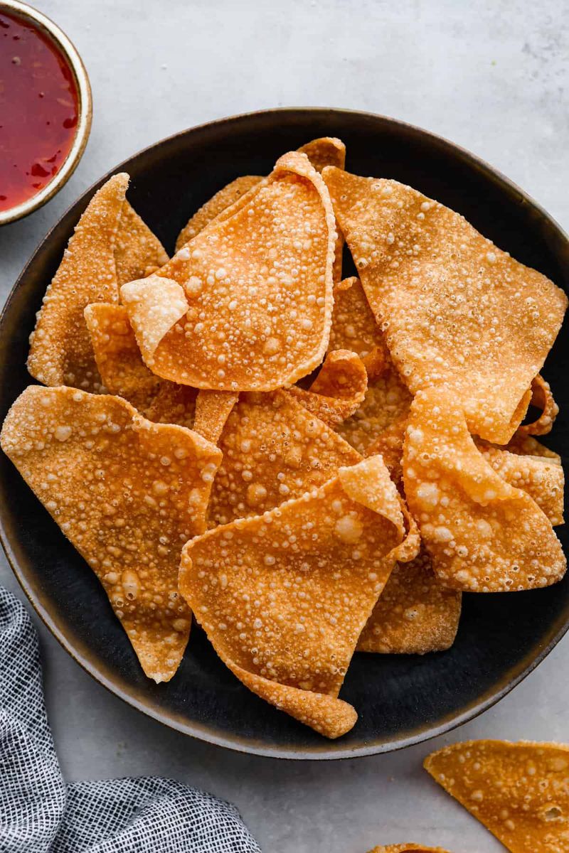 Wonton Chips with Sweet Chili Sauce
