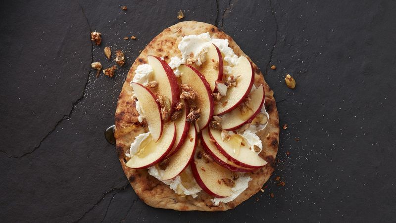 Smoked Gouda and Apple Flatbread