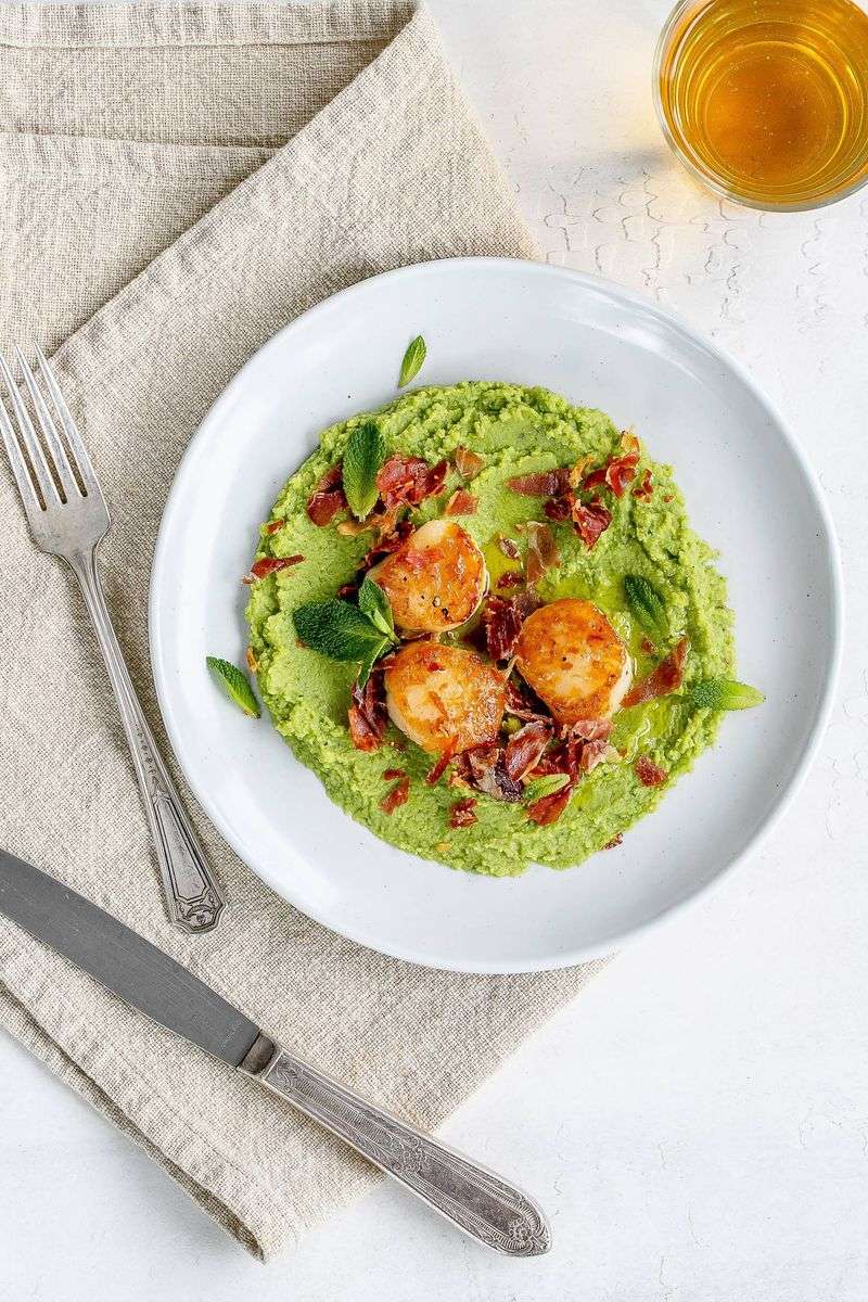 Splattered Pea Puree with Seared Scallops